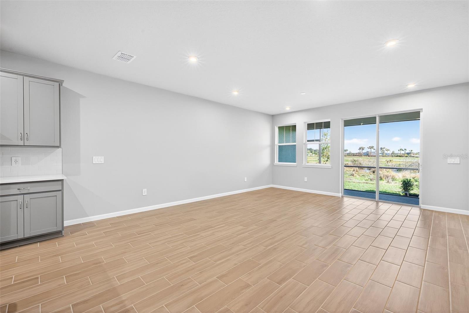 Listing Image #8