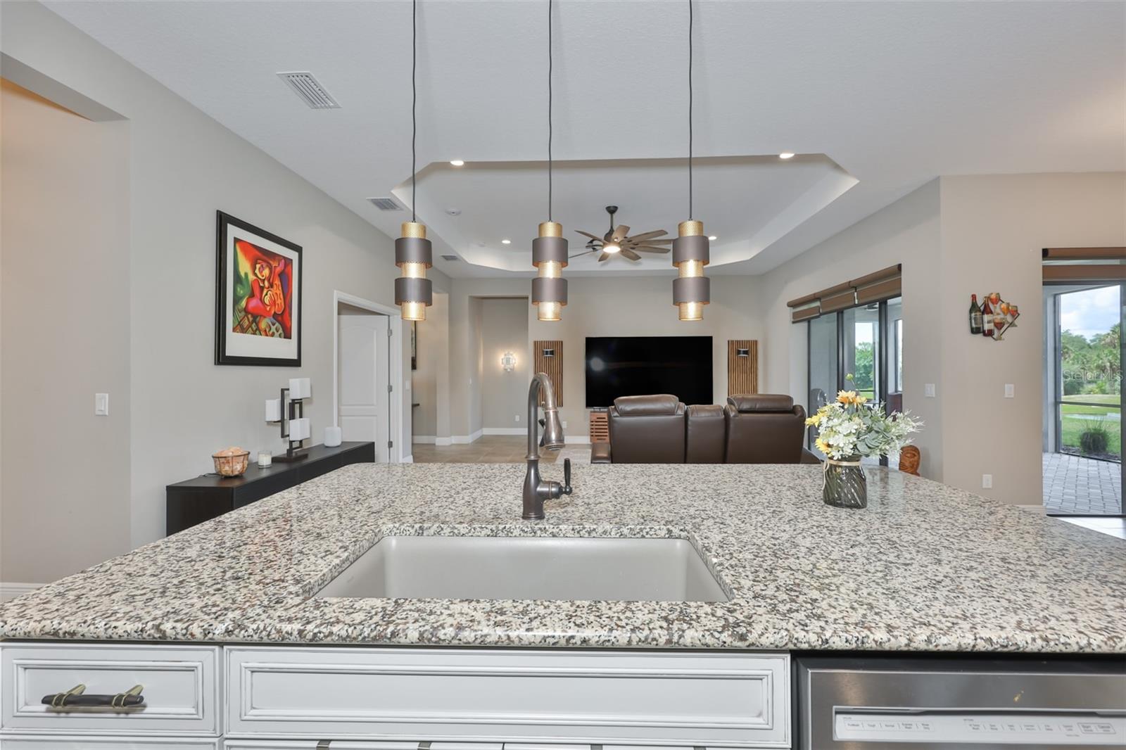 Listing Image #10