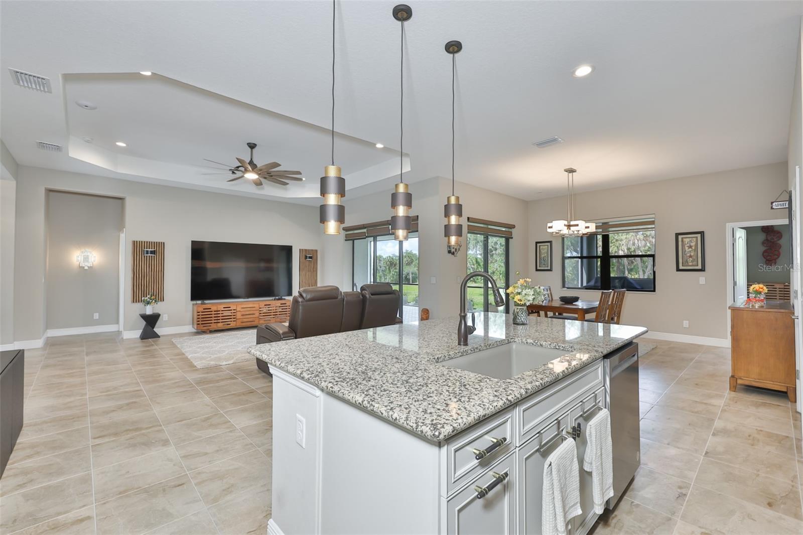 Listing Image #11