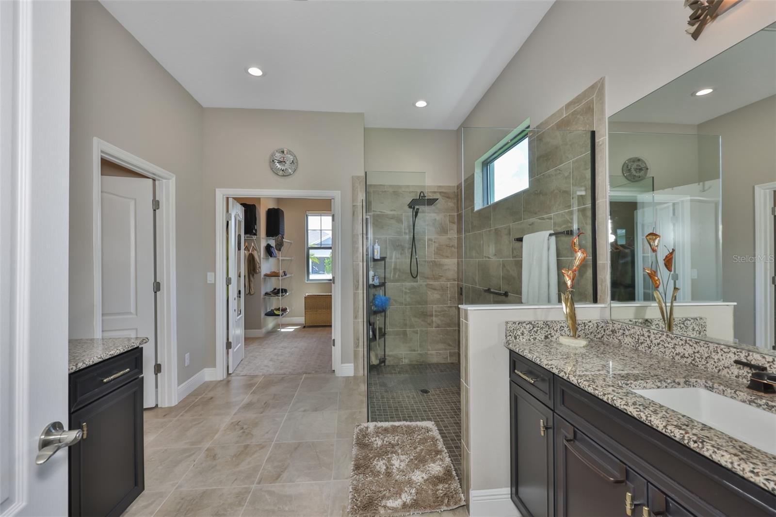 Listing Image #19
