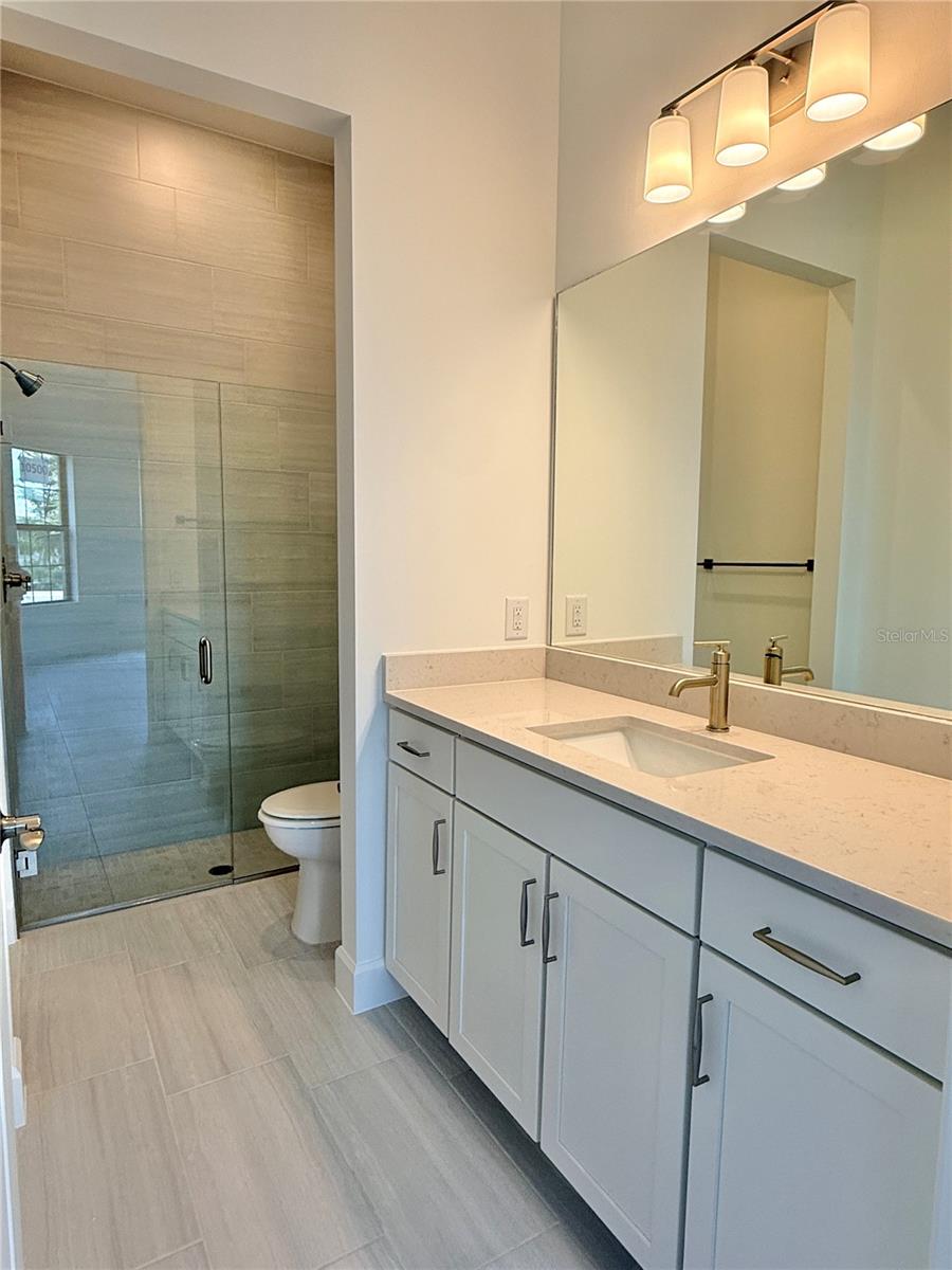 Listing Image #10