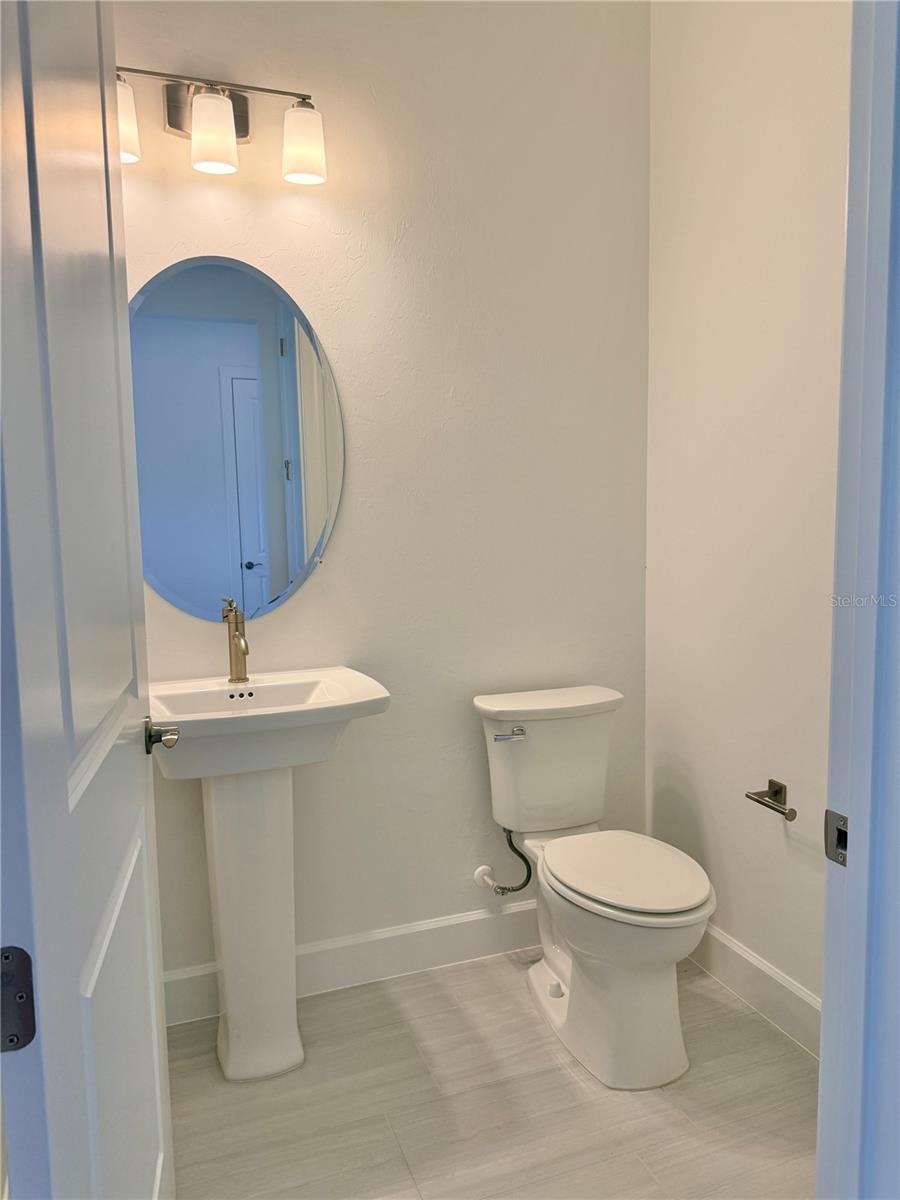 Listing Image #11
