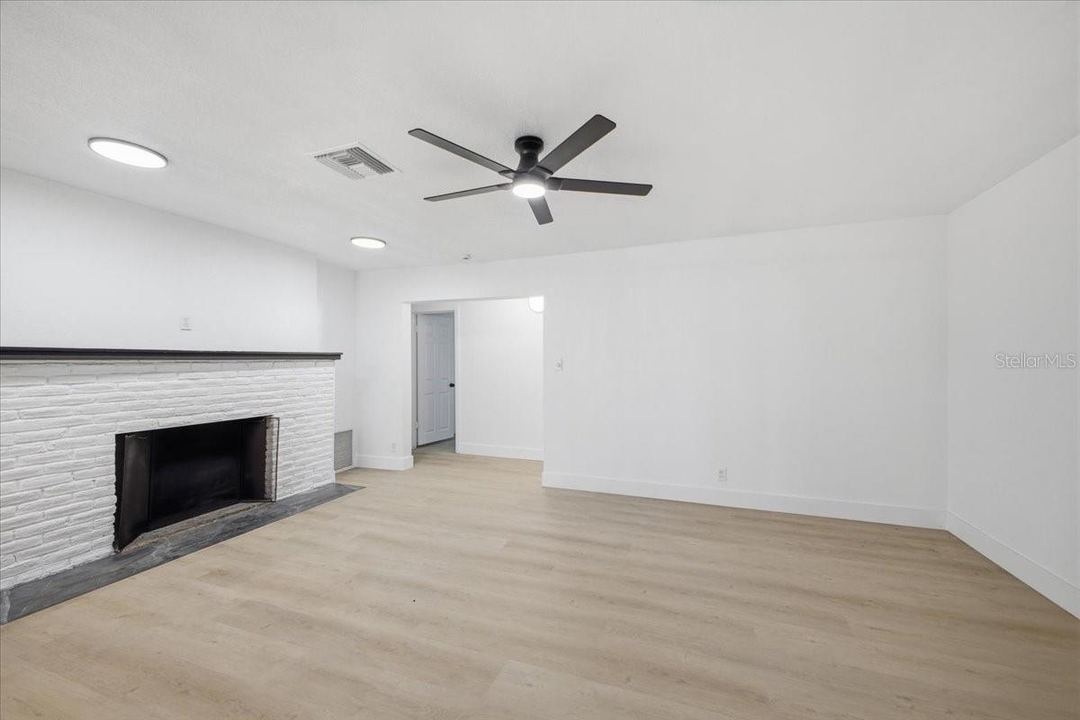 Listing Image #5