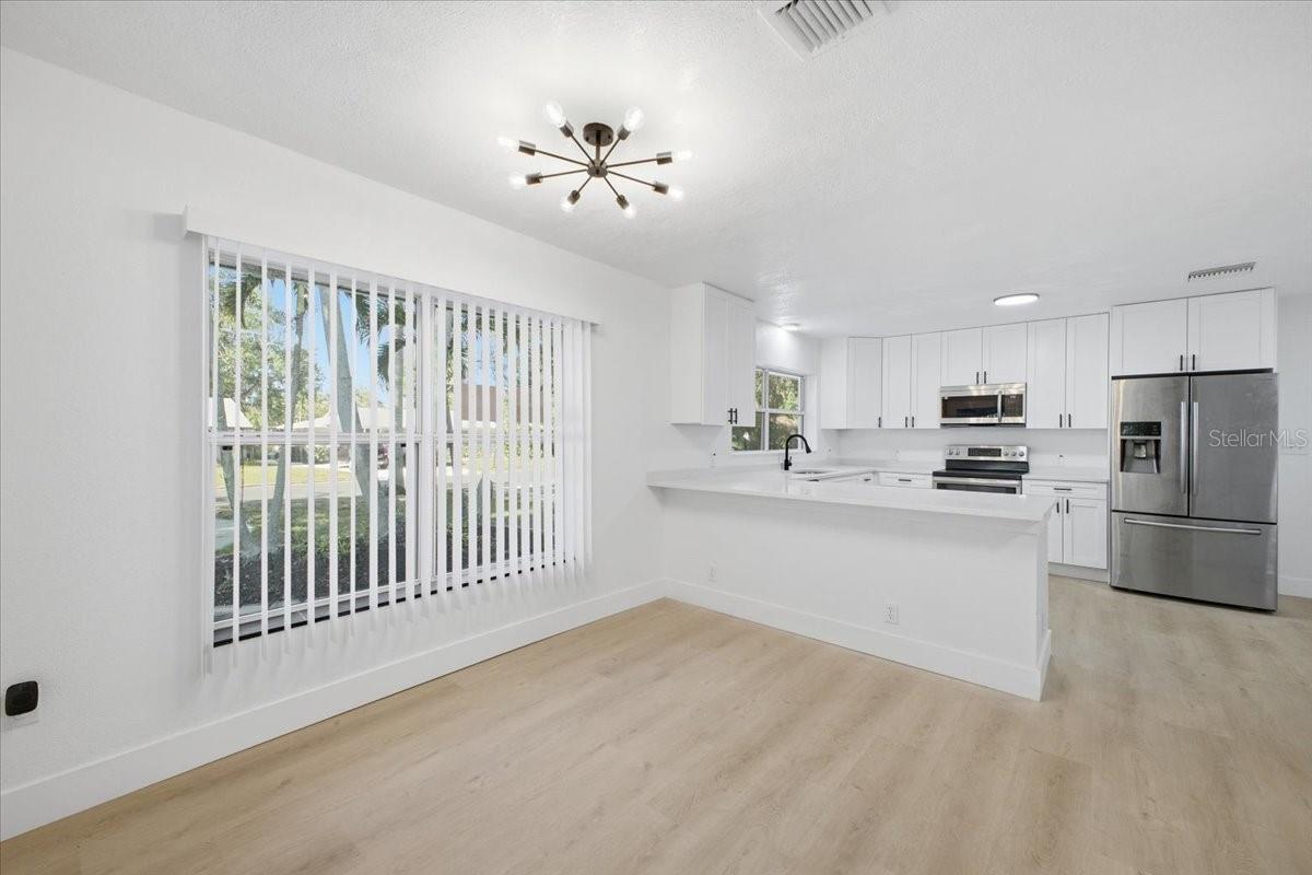 Listing Image #9