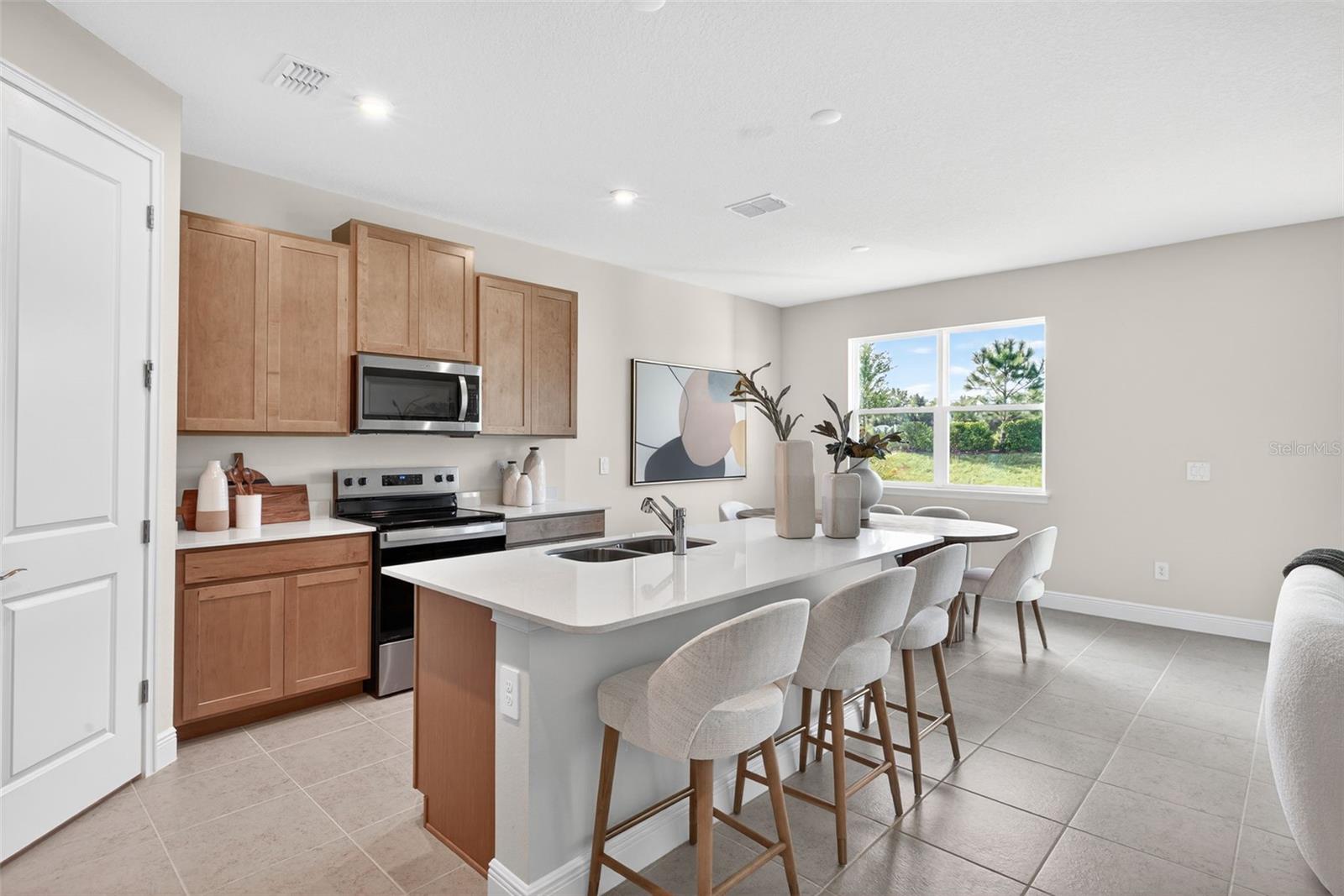 Listing Image #11