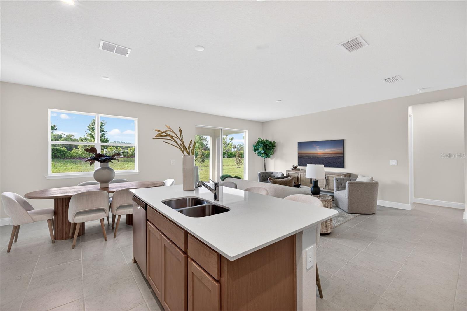 Listing Image #13