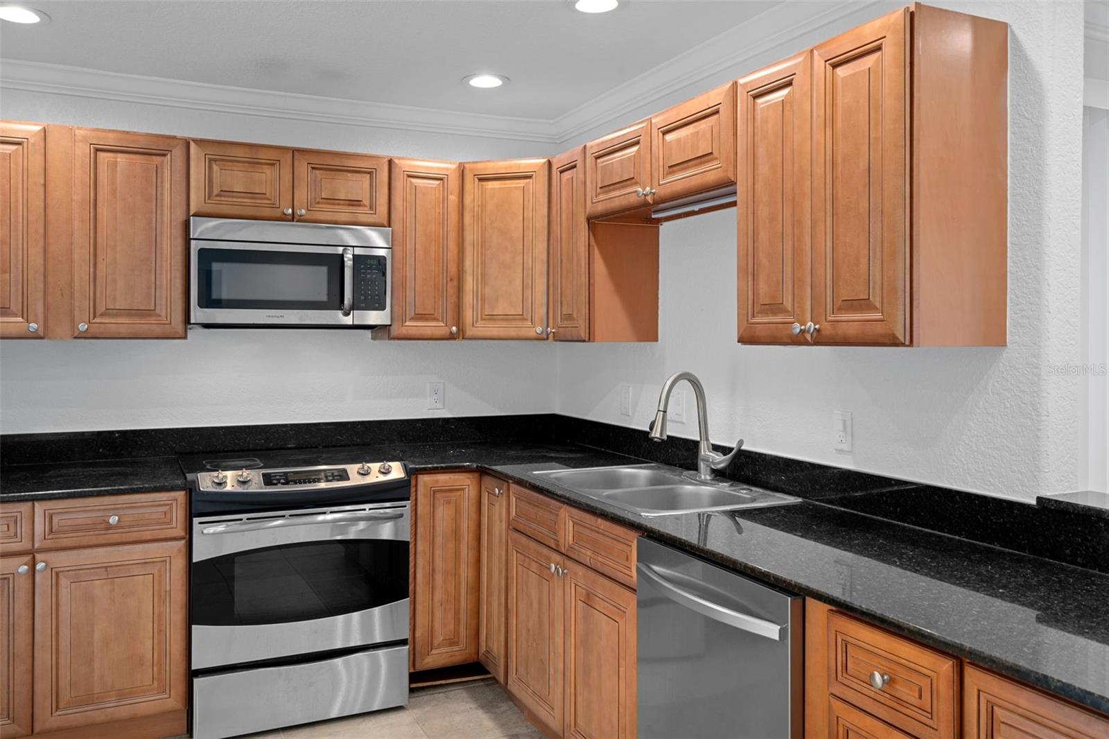 Listing Image #11
