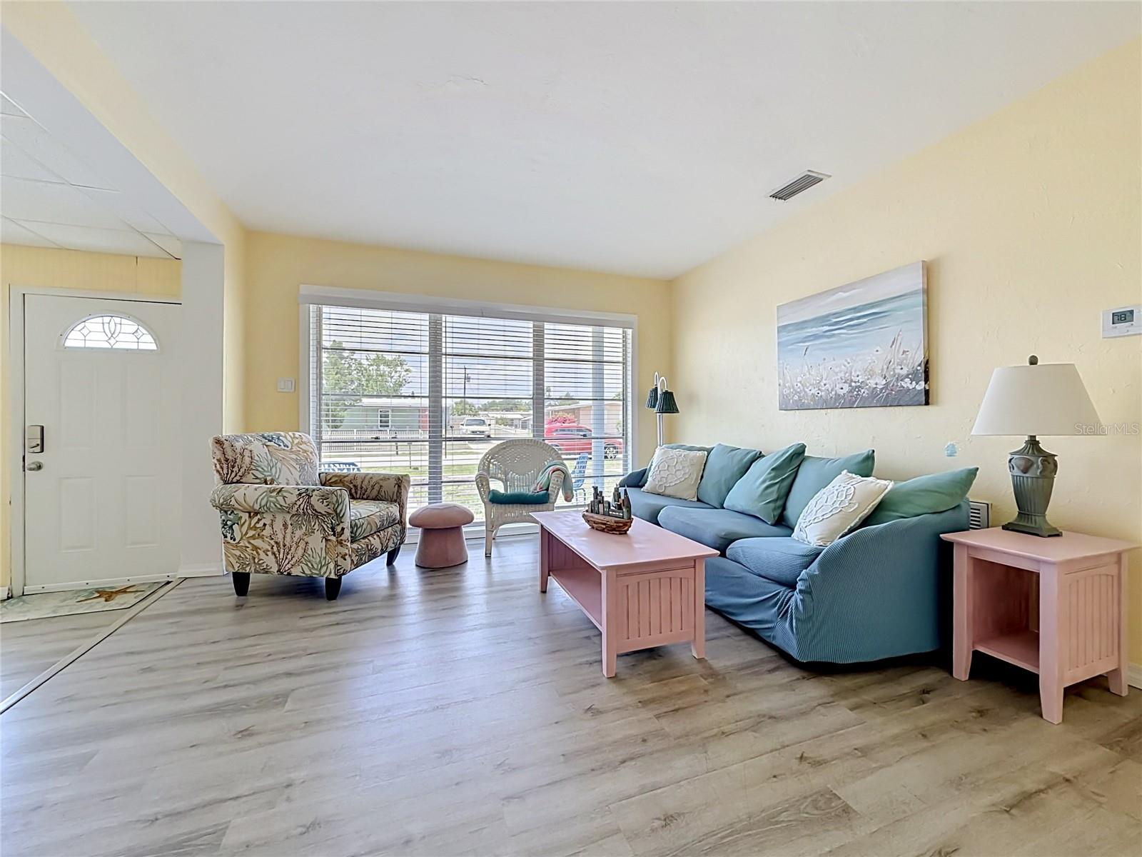 Listing Image #11