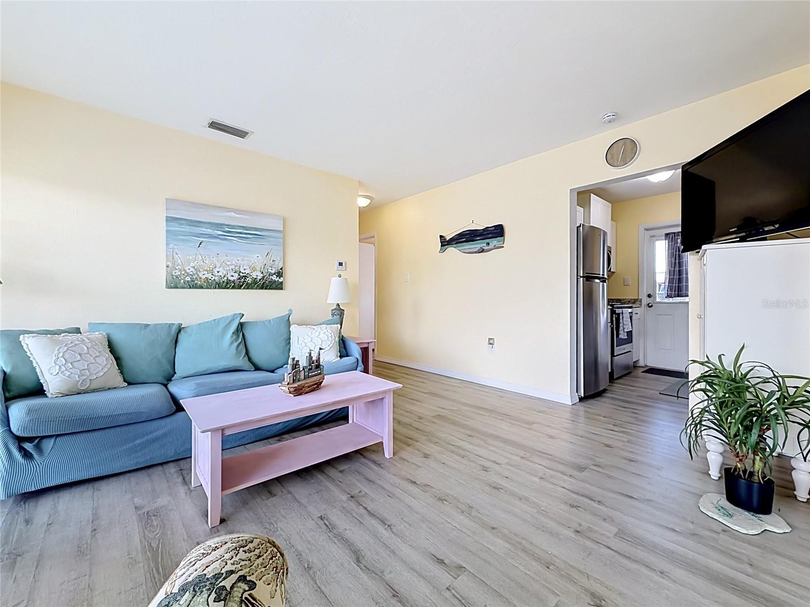 Listing Image #13