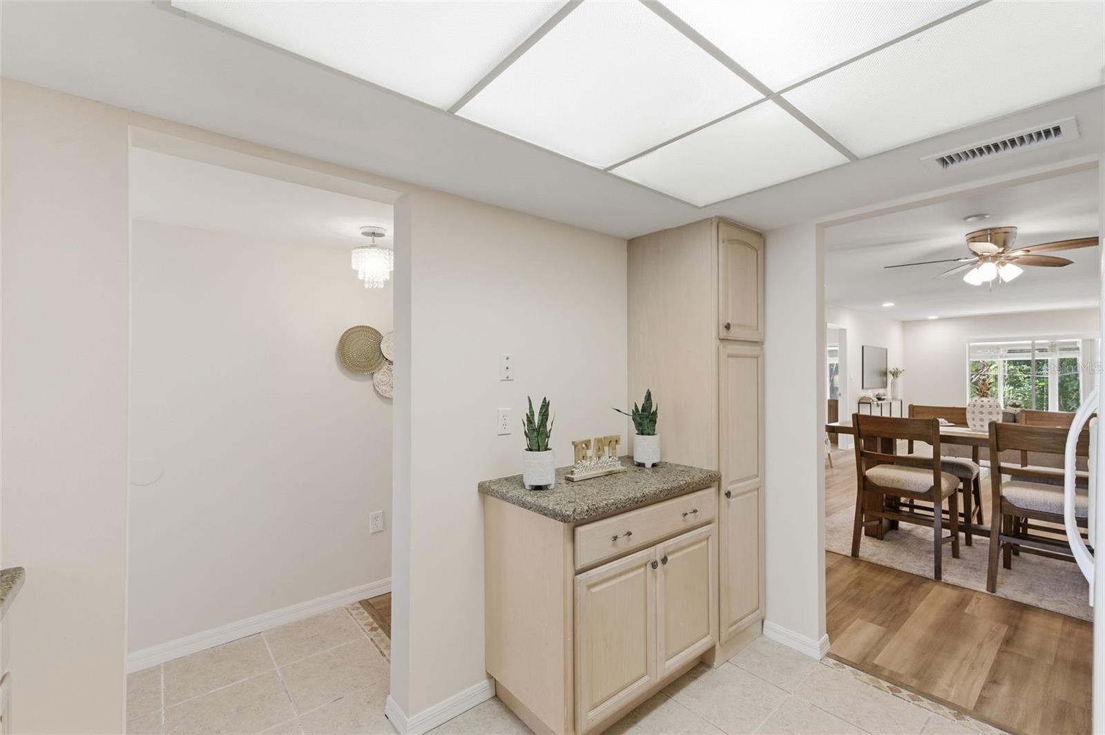 Listing Image #8