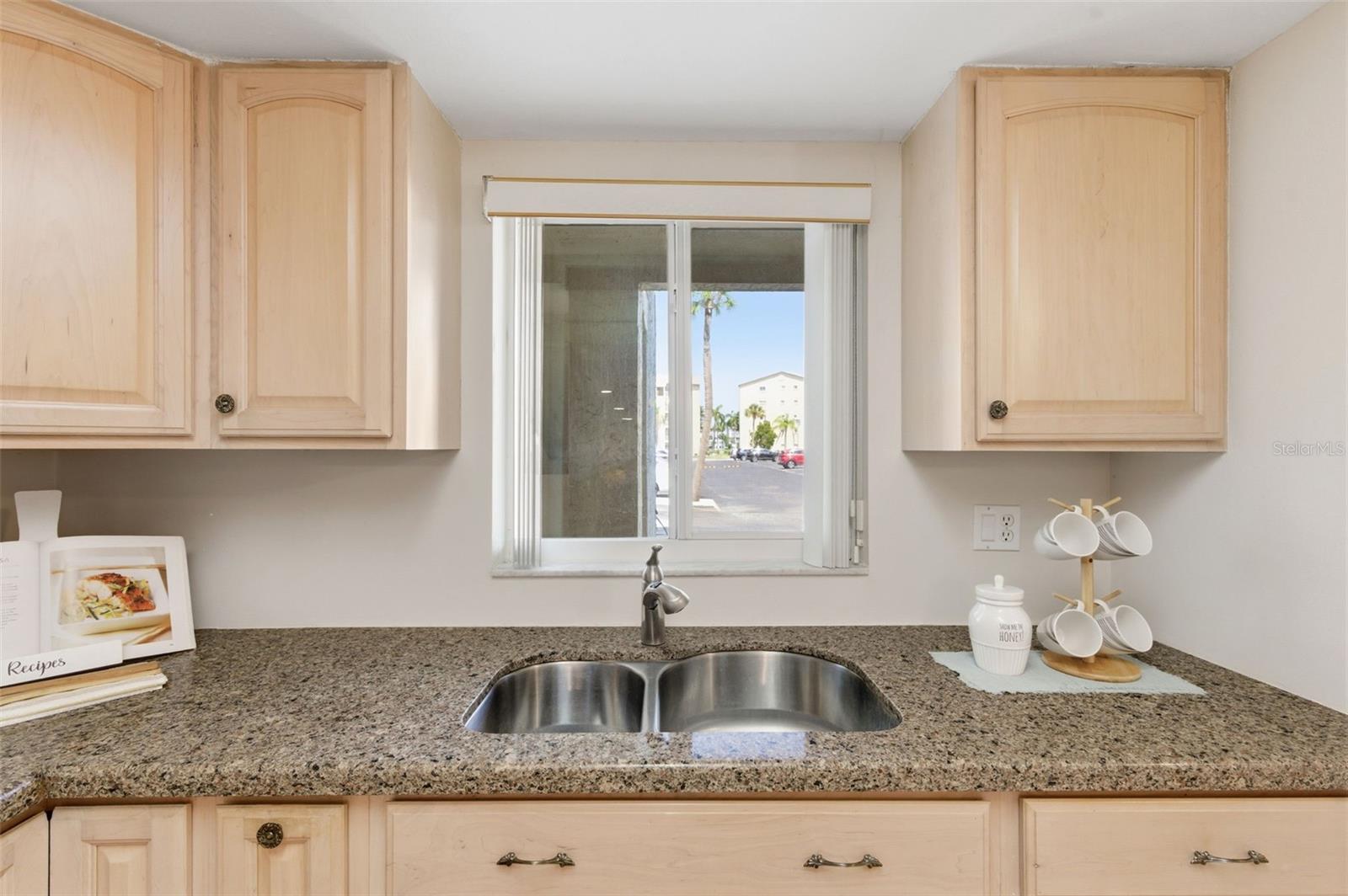 Listing Image #9