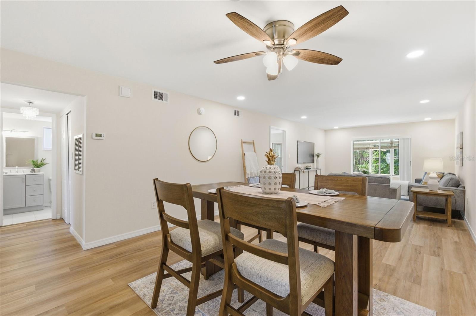 Listing Image #13