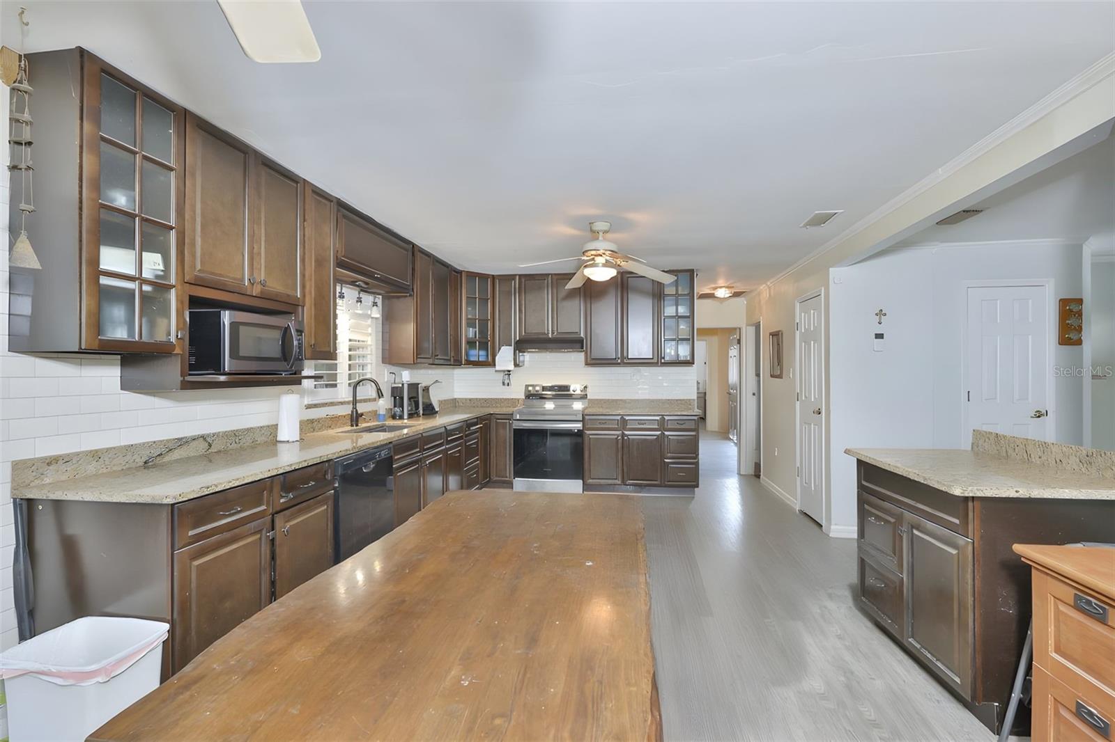 Listing Image #12