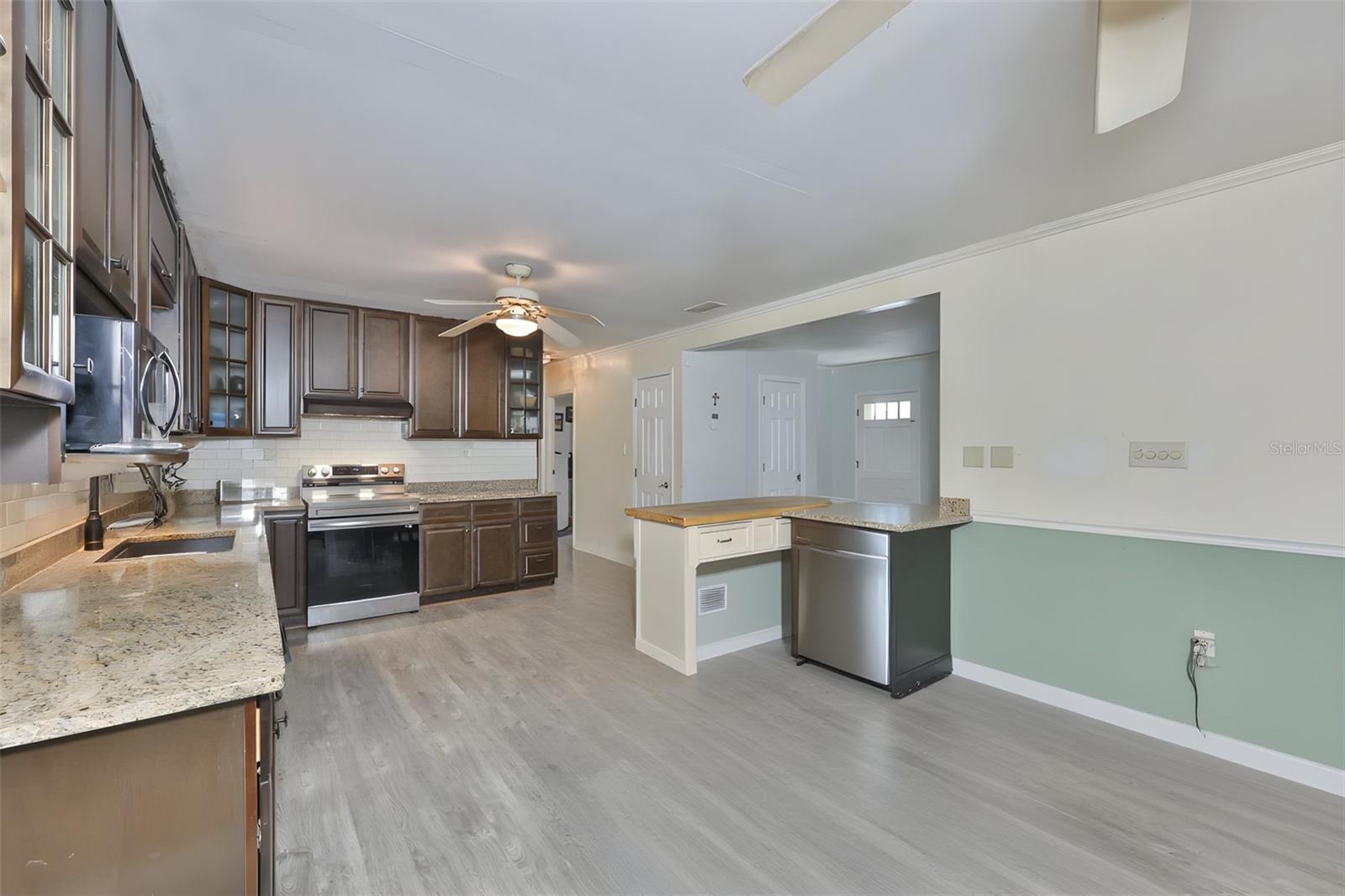 Listing Image #13