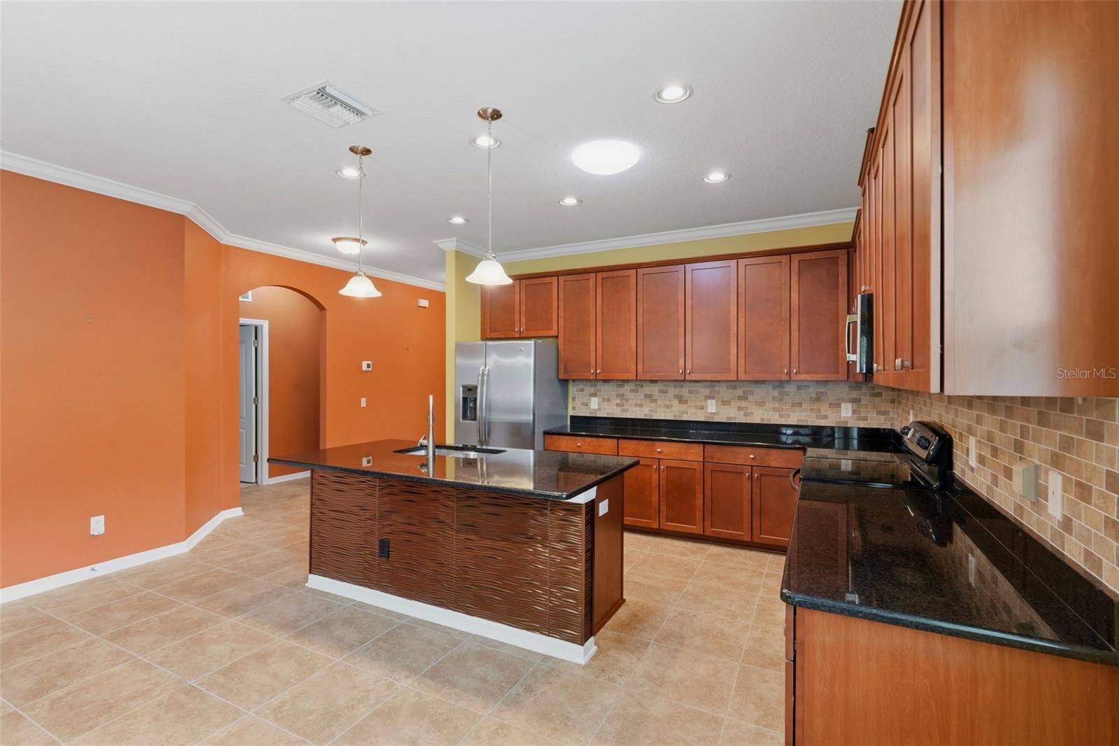 Listing Image #8