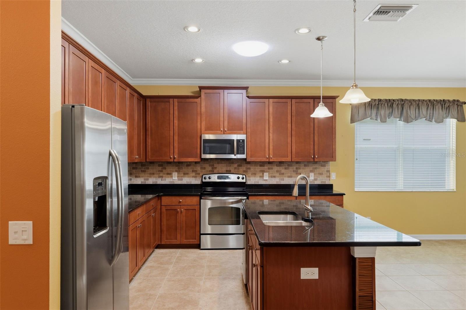 Listing Image #9
