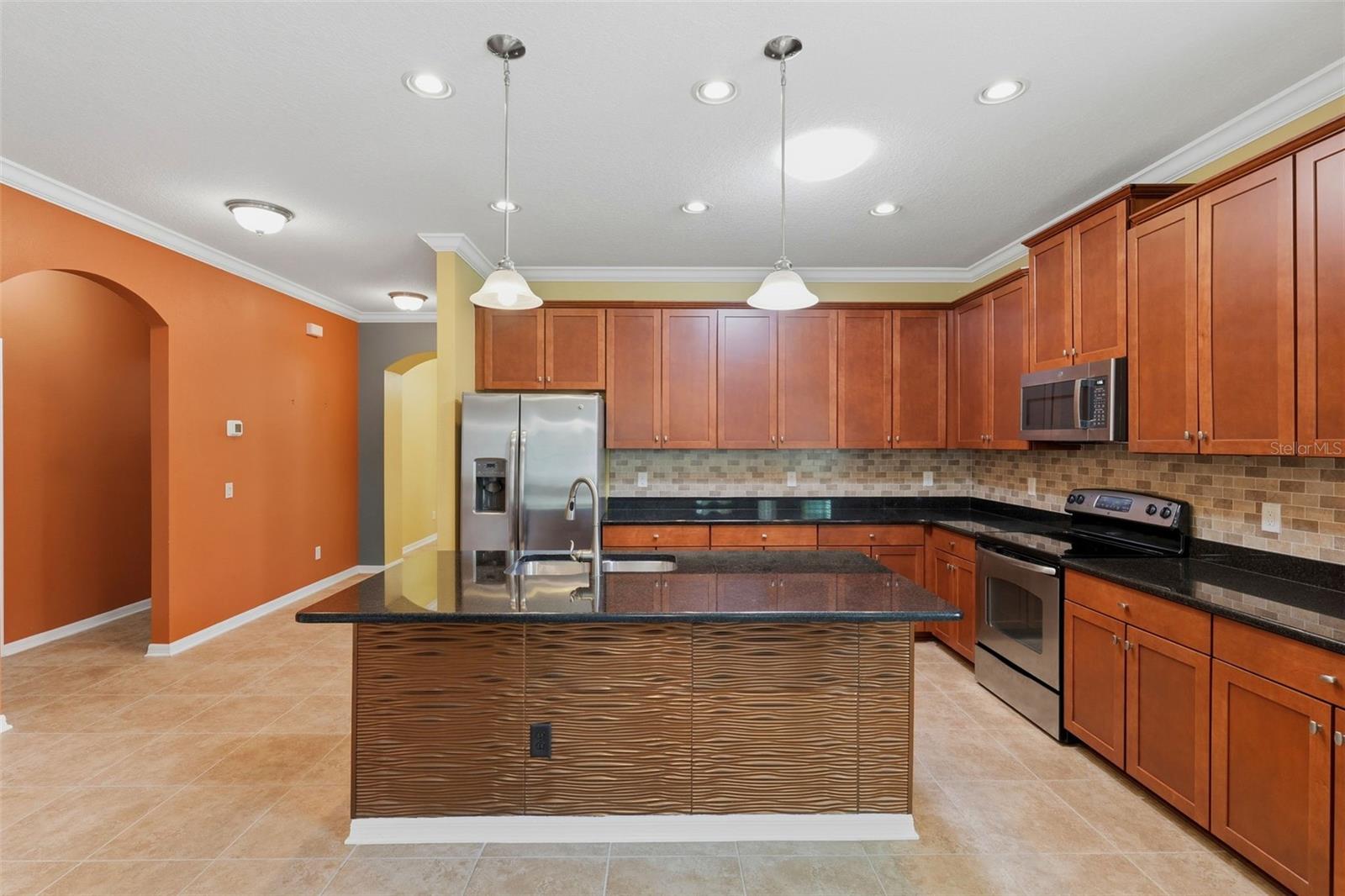 Listing Image #11