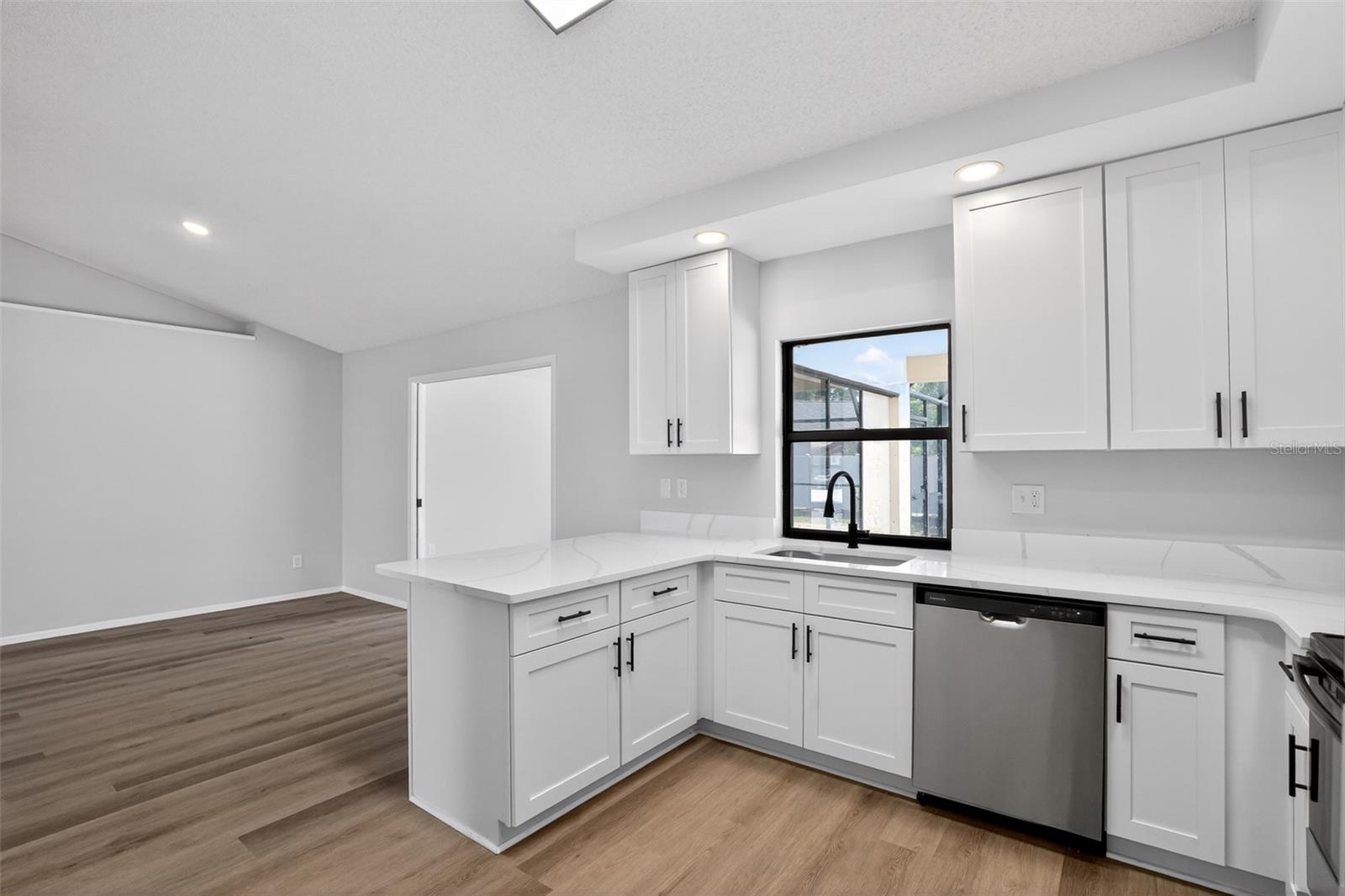 Listing Image #5