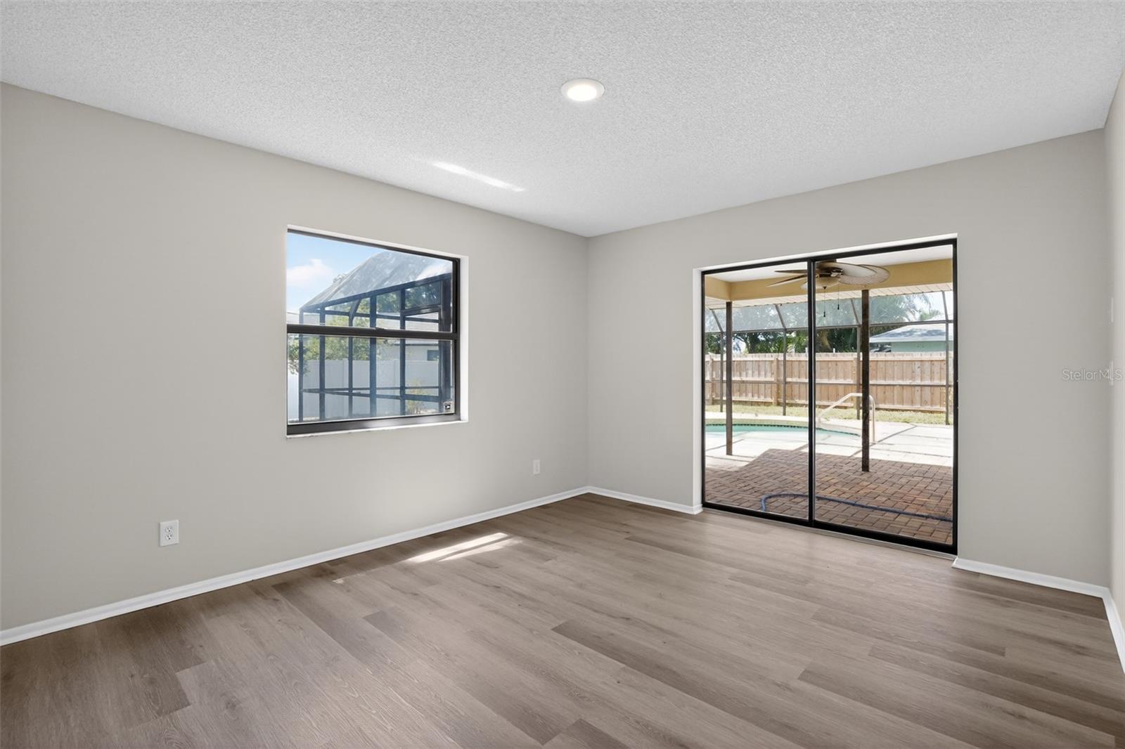 Listing Image #8