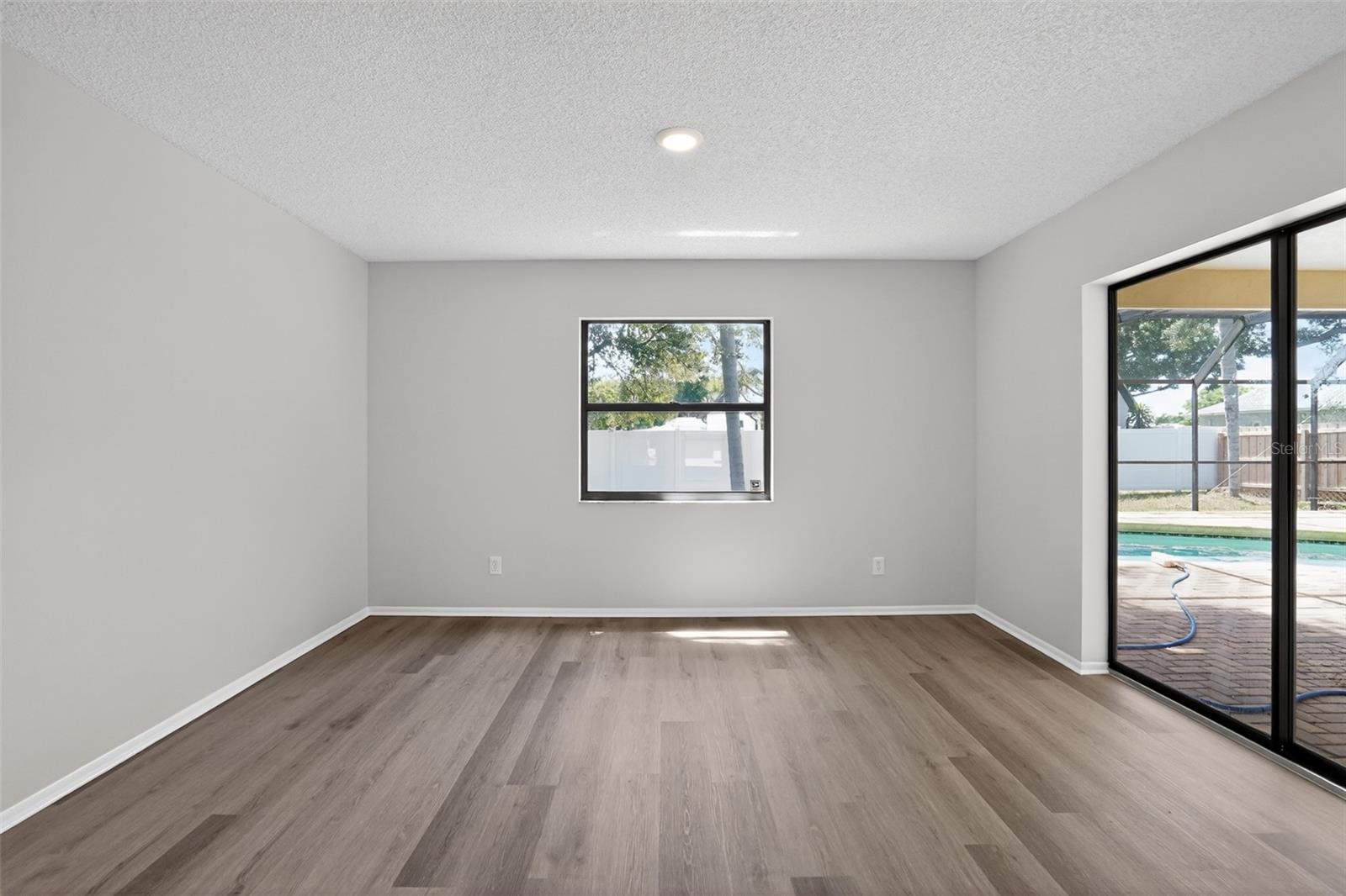 Listing Image #9