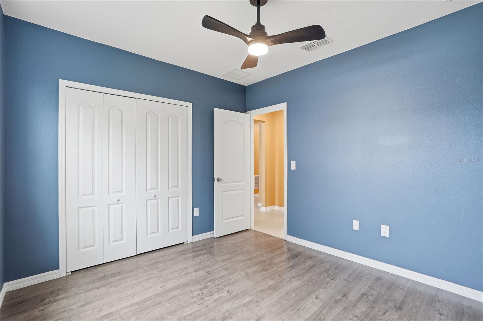 Listing Image #9
