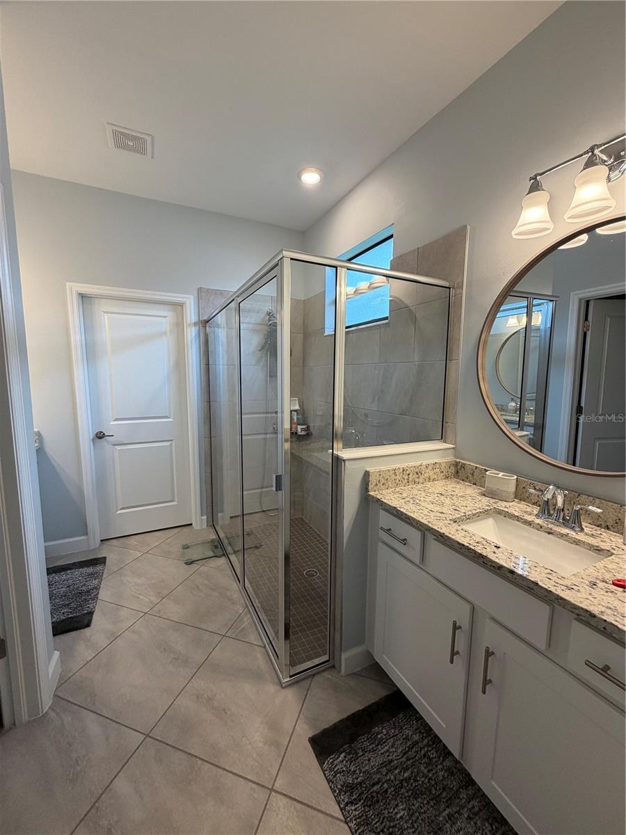 Listing Image #11
