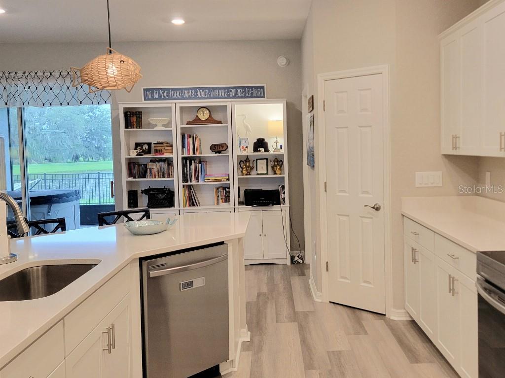 Listing Image #16