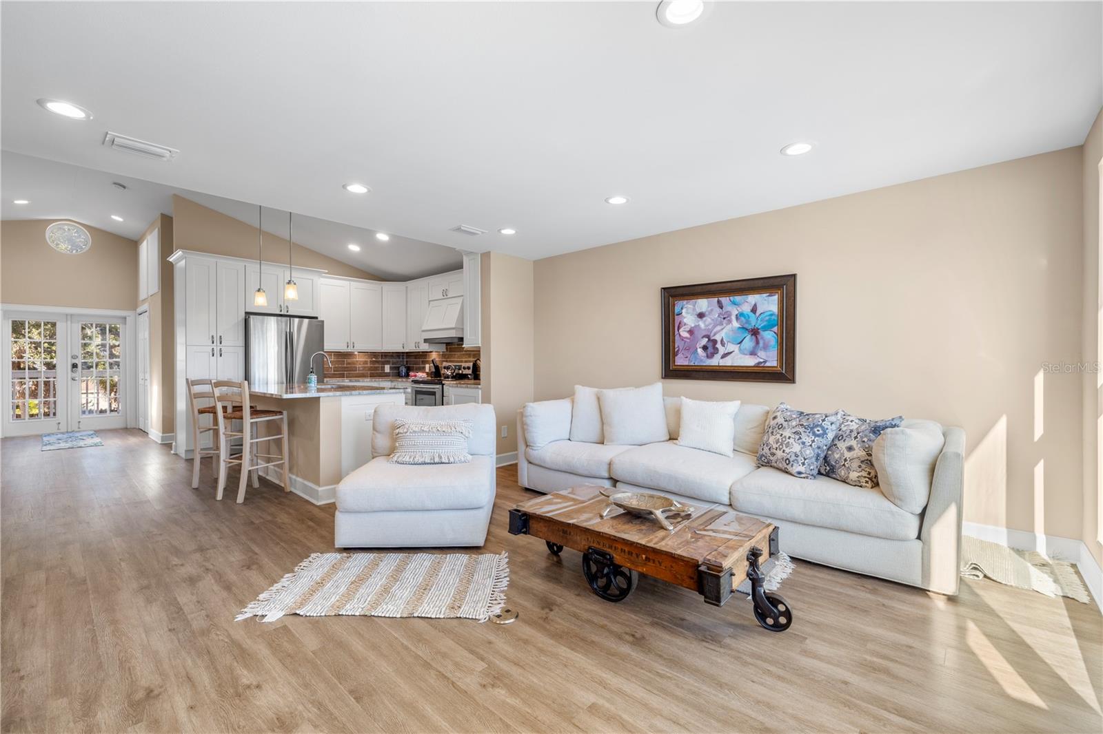 Listing Image #10