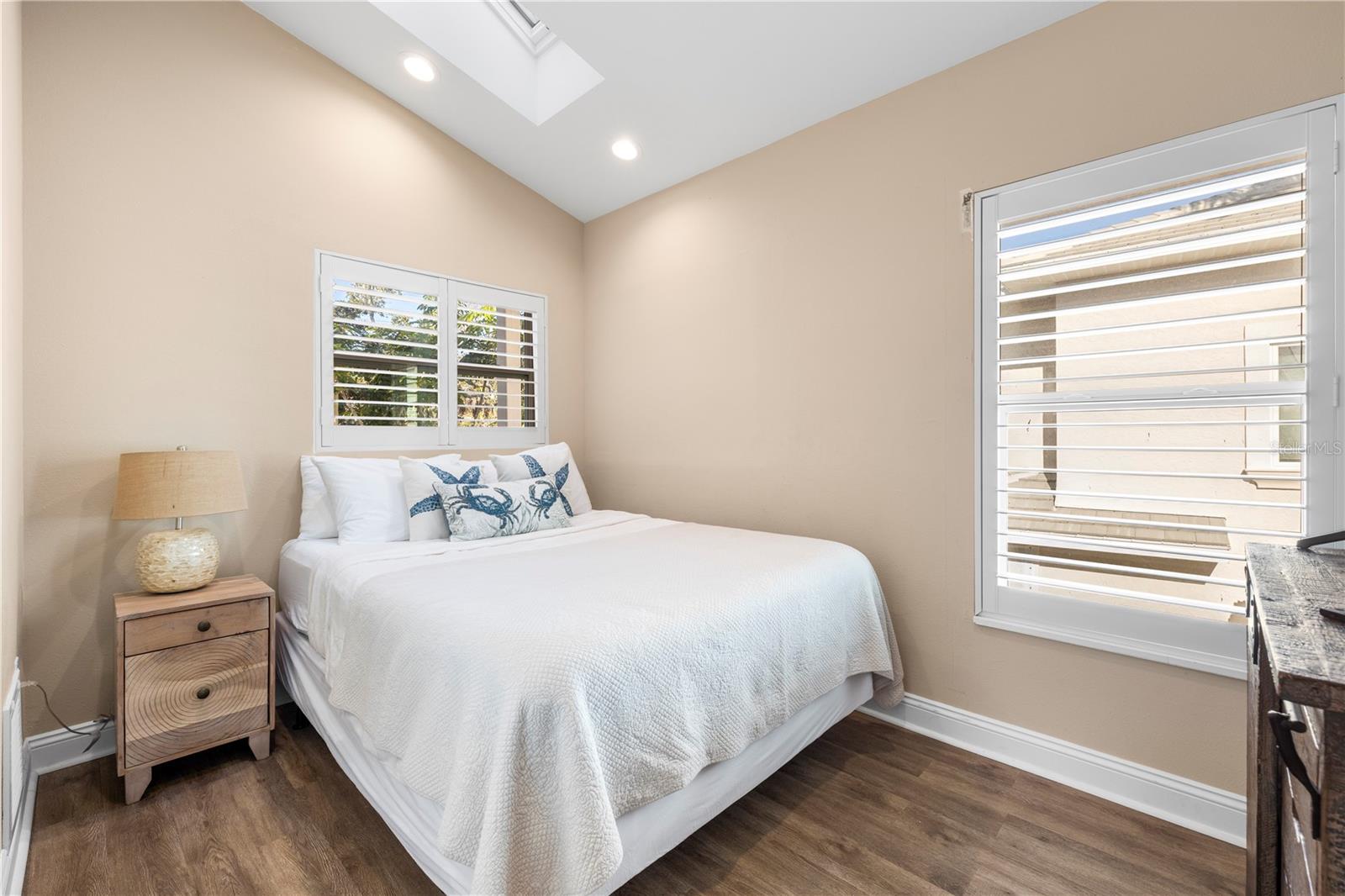 Listing Image #24