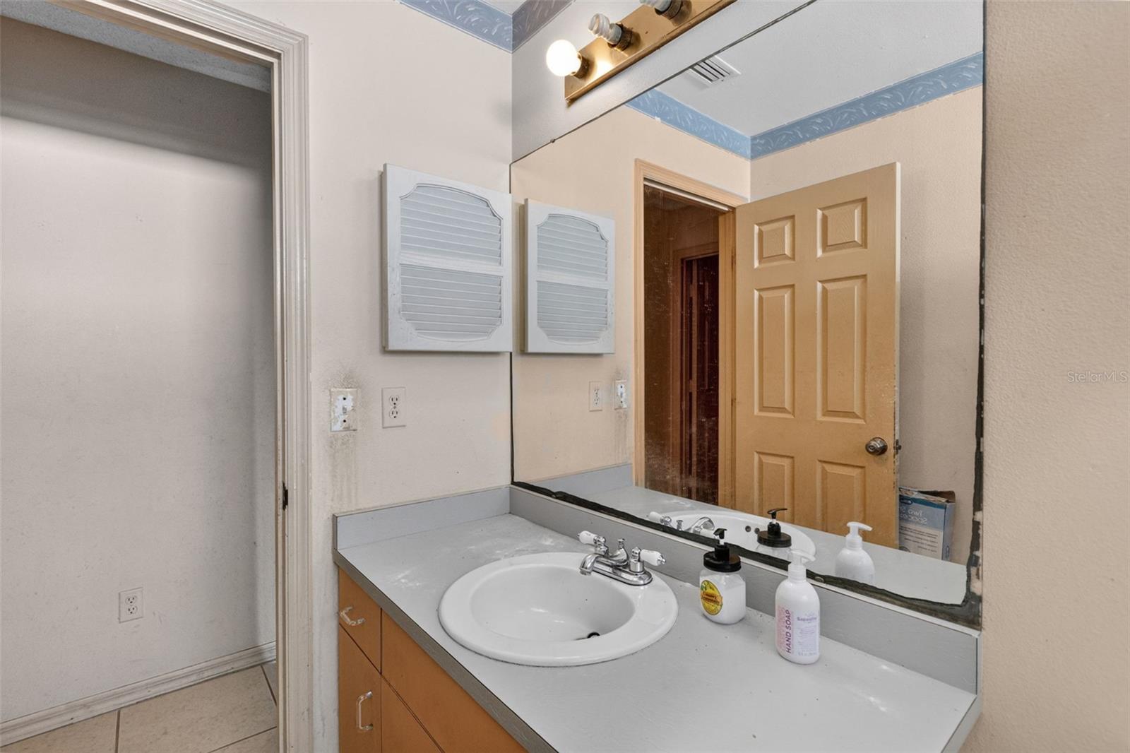 Listing Image #13