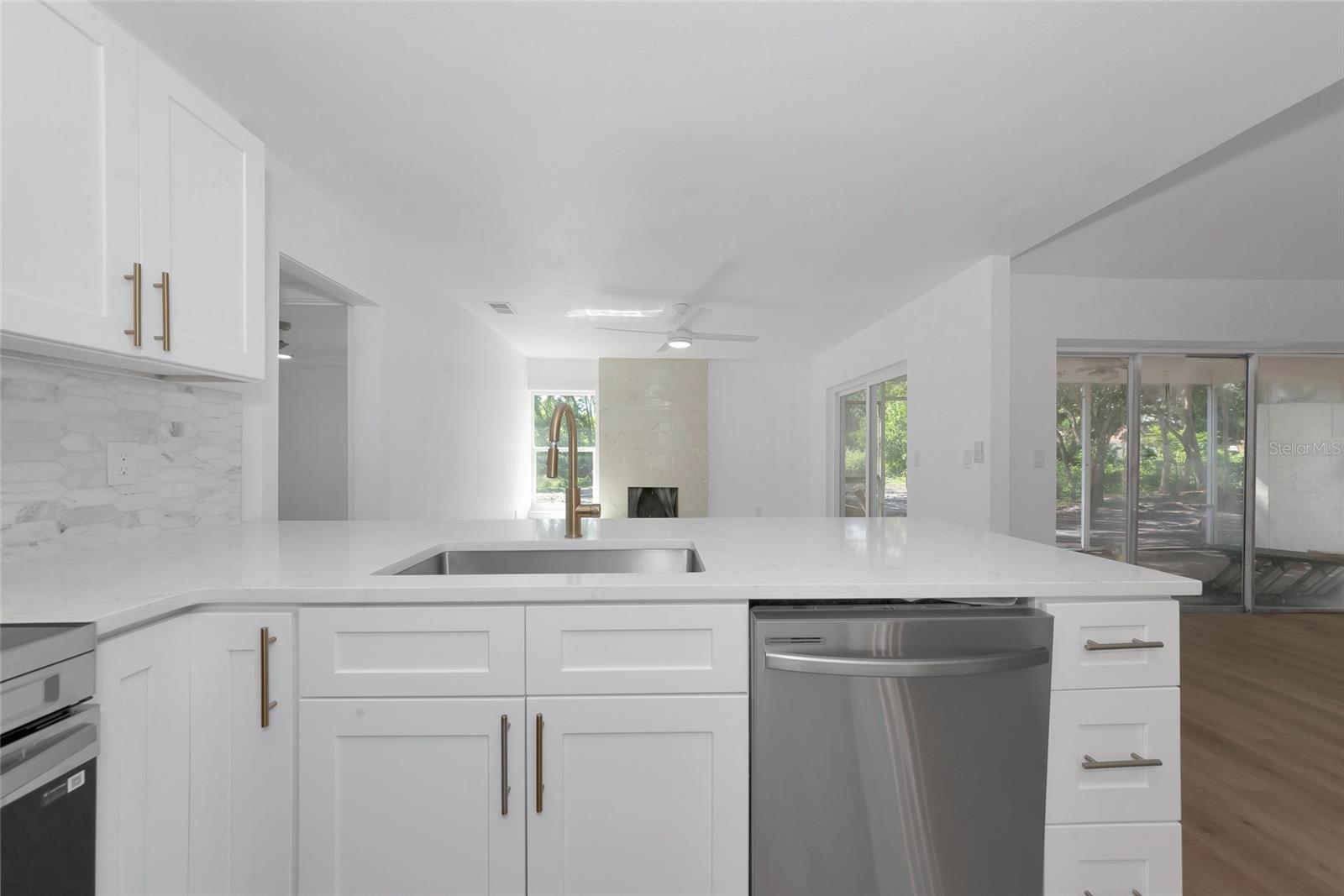 Listing Image #13