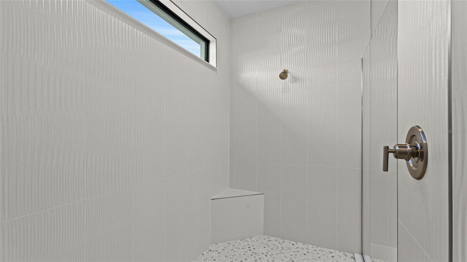 Listing Image #11