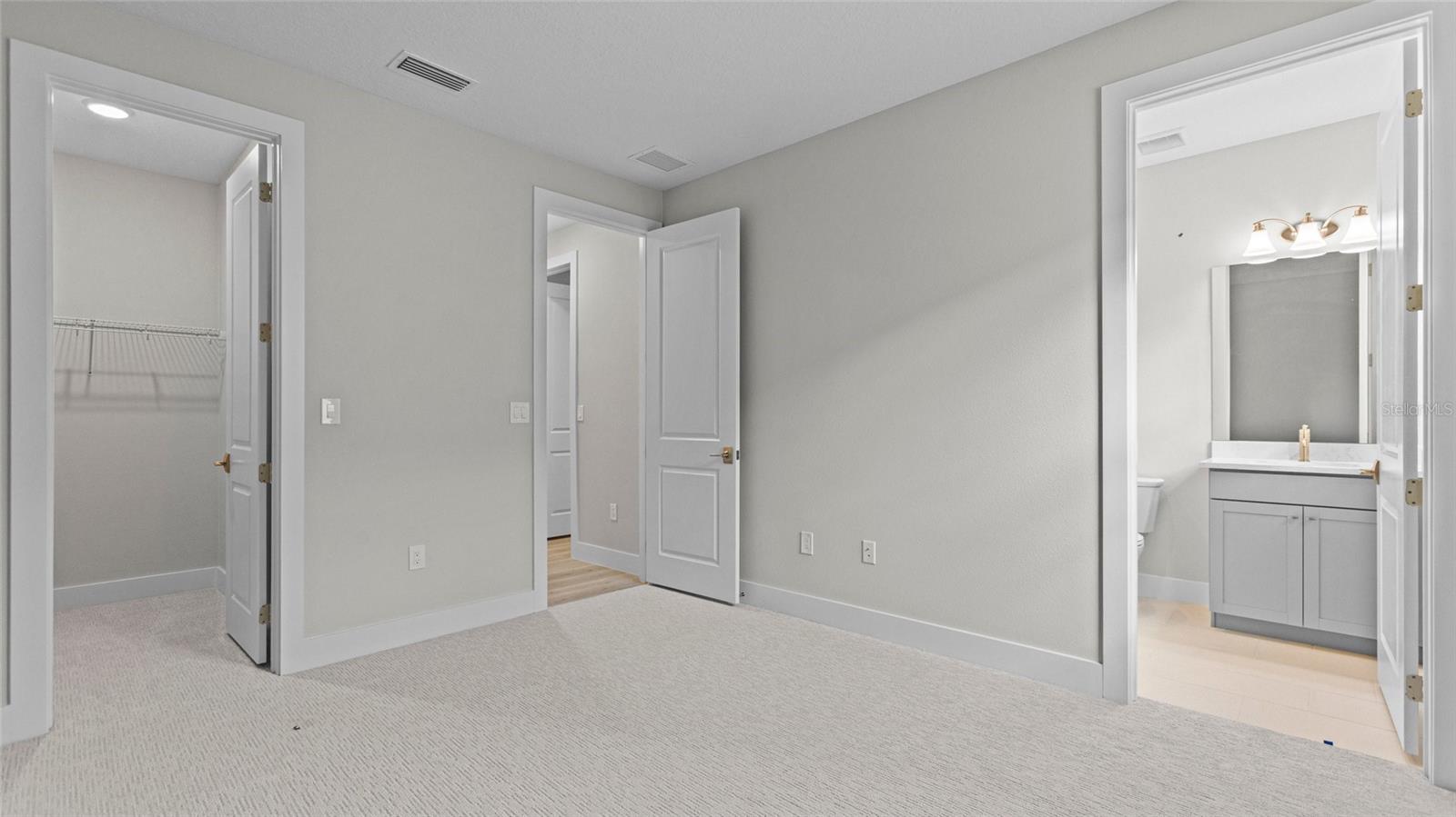 Listing Image #12